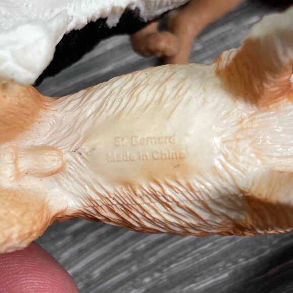 Vintage Dog Toy Figure German Shepherd Springer Spaniel Yellow Lab Saint Bernard - Picture 7 of 10